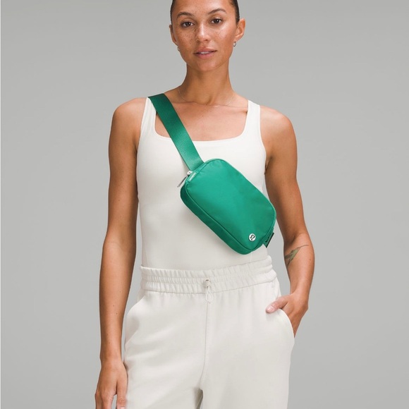 NEW LULULEMON EVERYWHERE BELT BAG COLOR CASCADIA GREEN - Picture 2 of 8